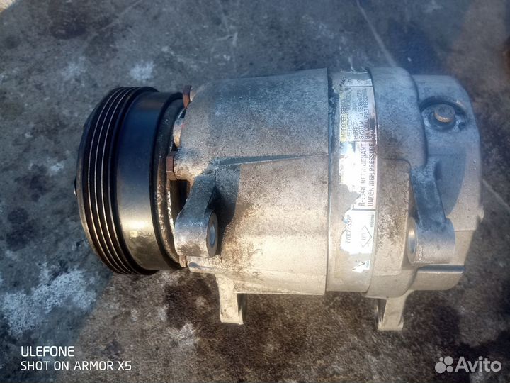 Компрессор кондиционера Renault Scenic 1996-2002