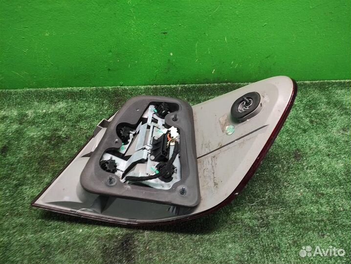 Фонарь задний наружный левый Mercedes Benz ML W16