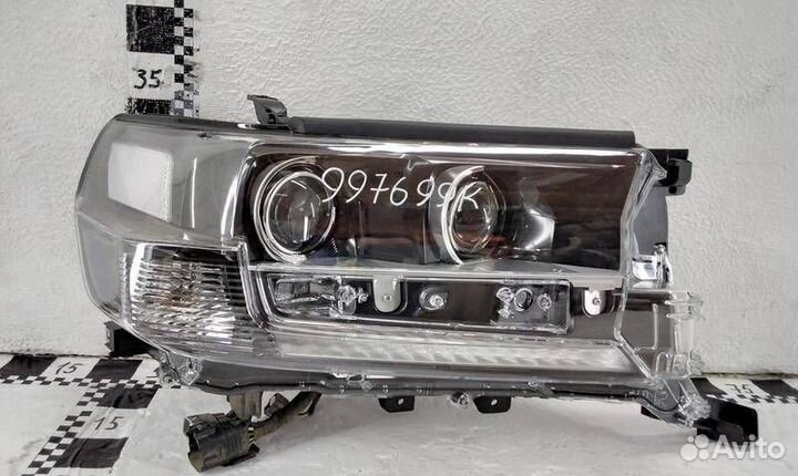 Фара правая Toyota Land Cruiser
