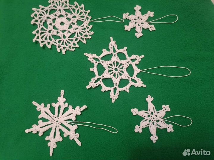 Снежинки вязаные (набор из 5 штук)