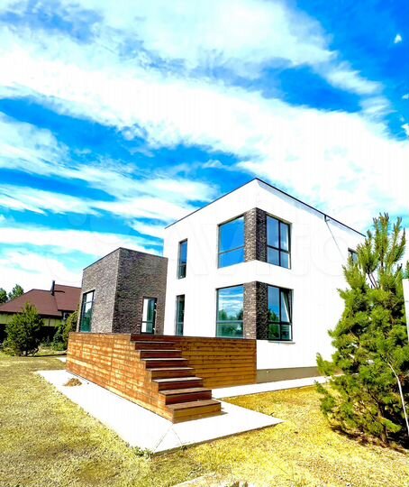 Дом 274 м² на участке 10 сот.