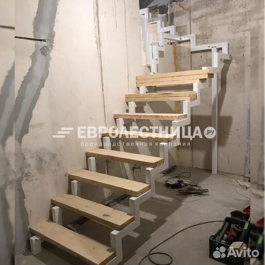 Лестница на двух косоурах