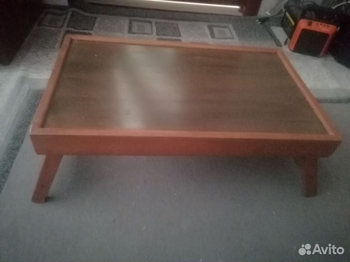 Столик в кровать