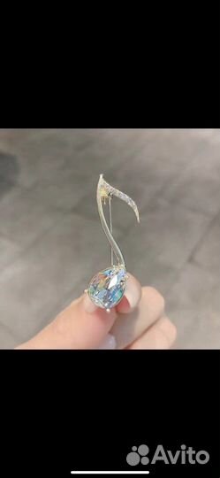 Брошь нотка