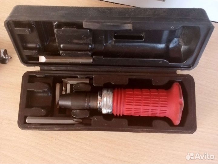 Ударная отвертка