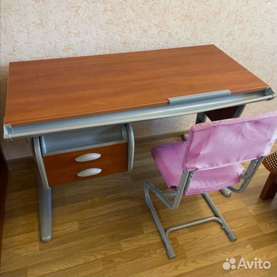 Регулируемый стол парта 