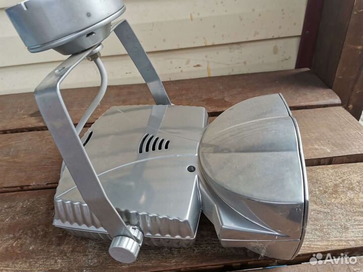 Металлогалогеновый прожектор 220 V