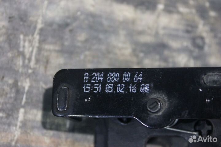 Крючок капота - Mercedes-Benz C-klasse W204