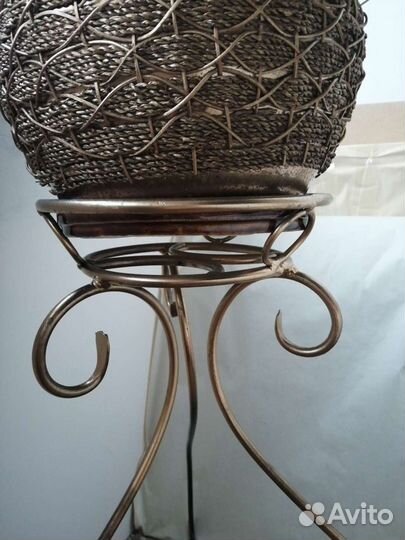 Подставка для цветов напольная/кованная