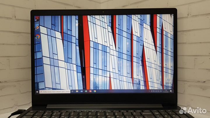 Мощный ноутбук Lenovo 15.6