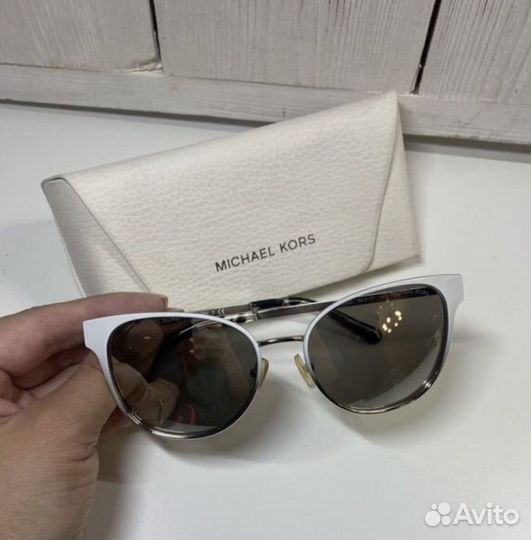 Солнцезащитные очки женские Michael Kors