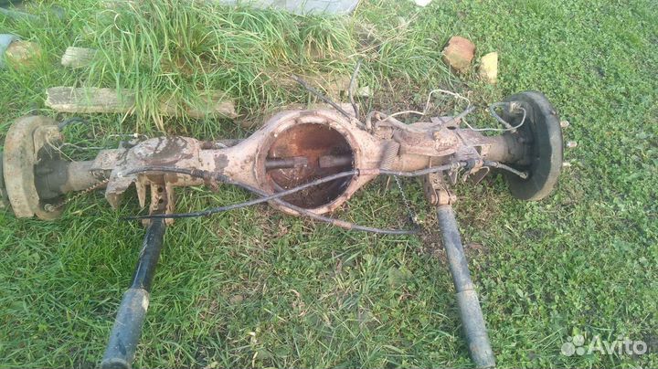 Задний мост с полуосями Mitsubishi Pajero 2