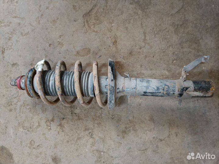 Передняя стойка Шкода Октавия тур А4