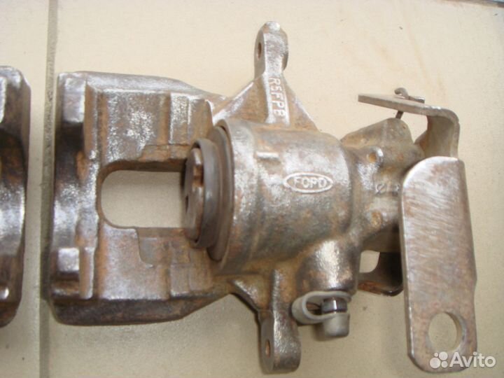 Суппорт тормозной задний Ford Transit (TT9)