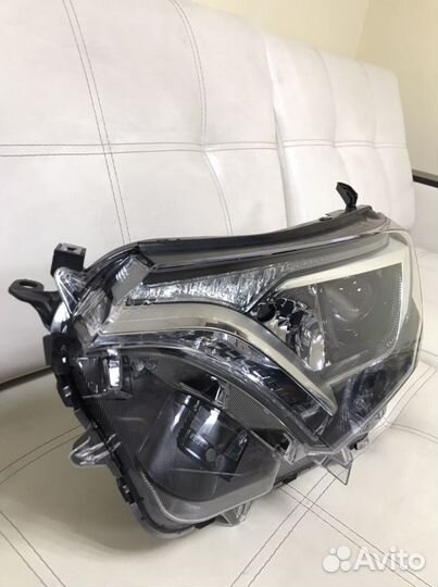Фара левая Toyota RAV4 CA40 оригинал 15-19г