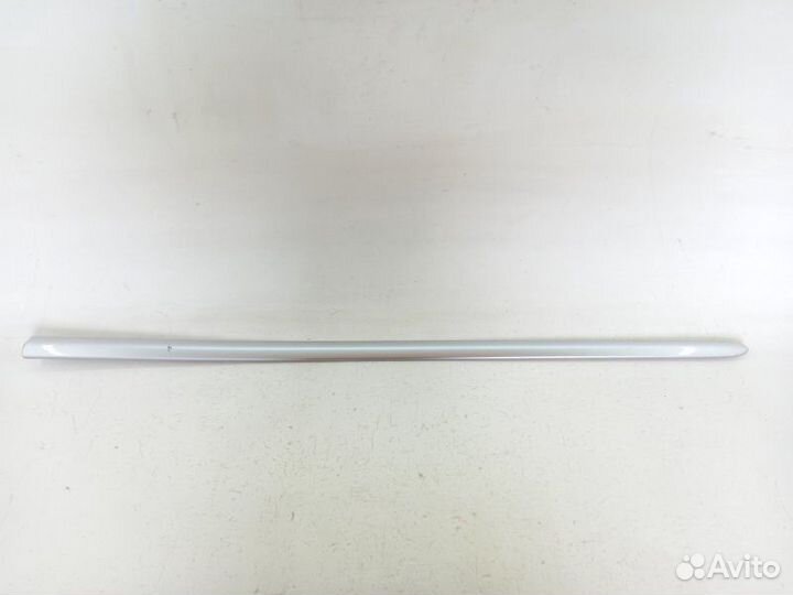 Молдинг на дверь передний правый Toyota Corolla