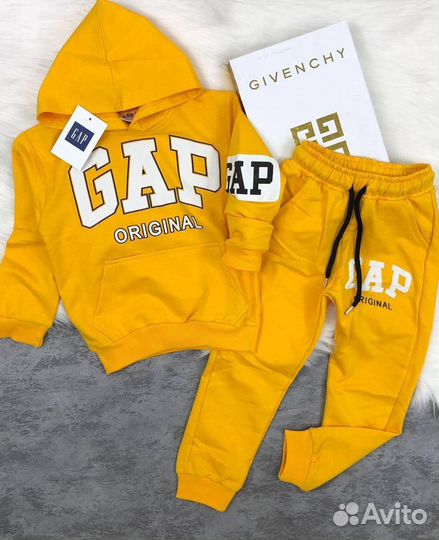 Костюм детский GAP от 104 до 140 см новый