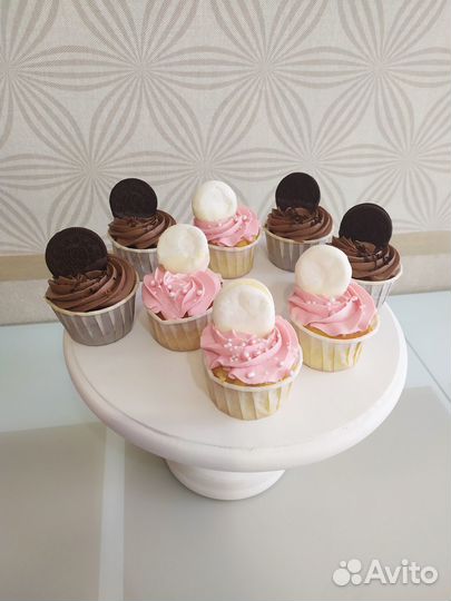 Капкейки торты трайфлы кейкпосы меренговый рулет