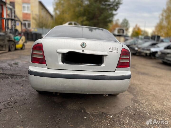 В разборе Skoda Octavia a4 2004 1.6 МКПП