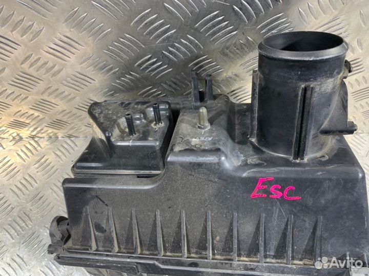 Корпус фильтра Ford Escape ZD L3 2.3