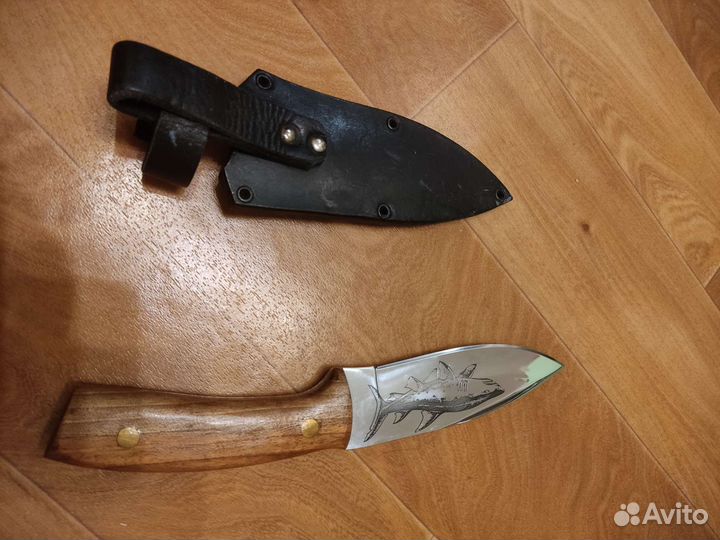 Нож туристический