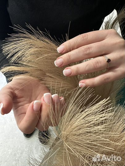 Маникюр и педикюр