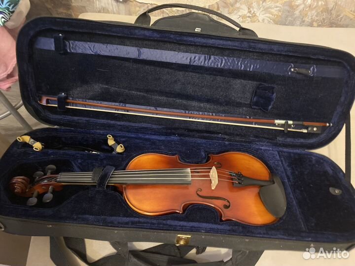 Скрипка Hans Klein HKV-4 HP 4/4 (смычок и кейс)