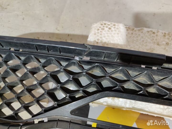 Хендай Дженезис G70 2017- Решетка зад бампера 8591