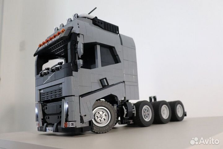 Lego модель тягачей, автобусов