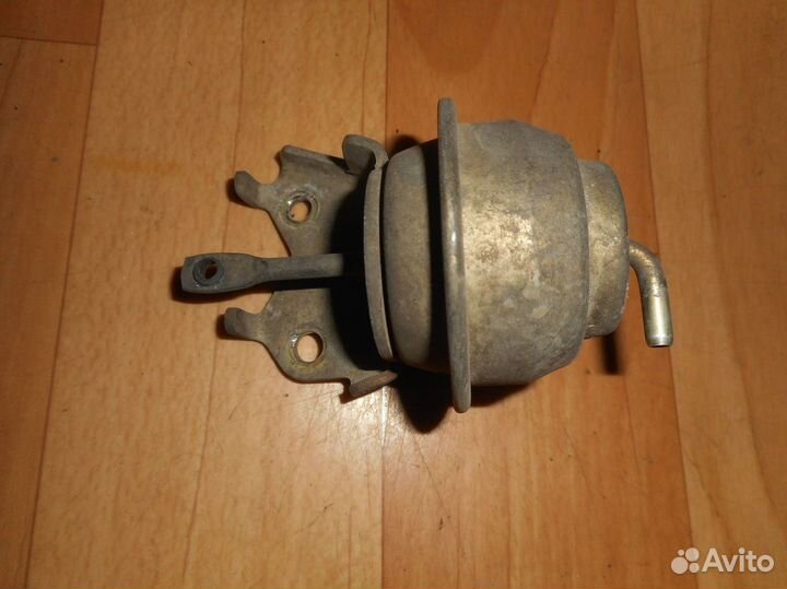 Клапан вакуумный Nissan Maxima (88-94 года) J30