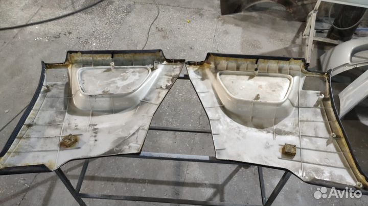 Продам задние обшивки Nissan Skyline r33