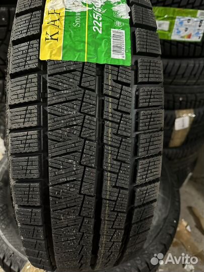 Kapsen SnowShoes AW33 225/60 R18 104H