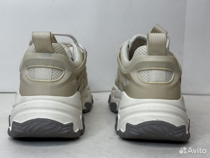 Кроссовки женские 35 размер