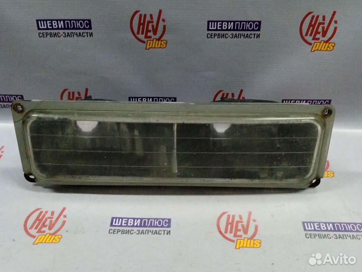 Подфарник правый Chevrolet Tahoe 1995г