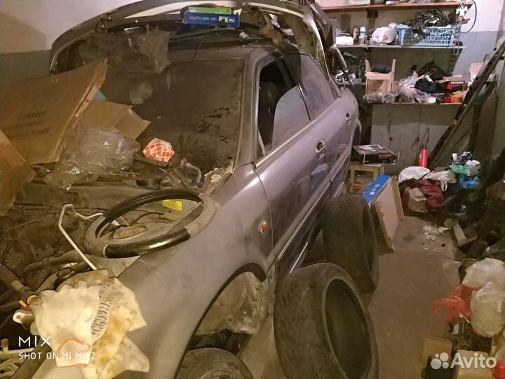 Mitsubishi Sigma 3.0мт, 1992, седан, битый