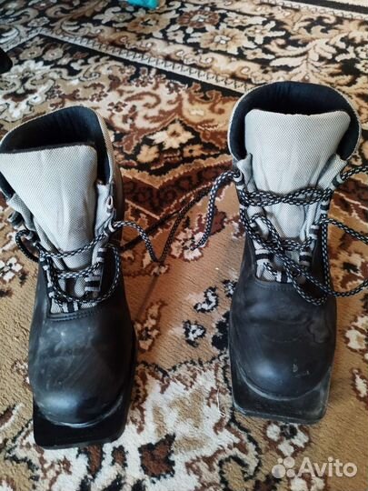 Лыжные ботинки