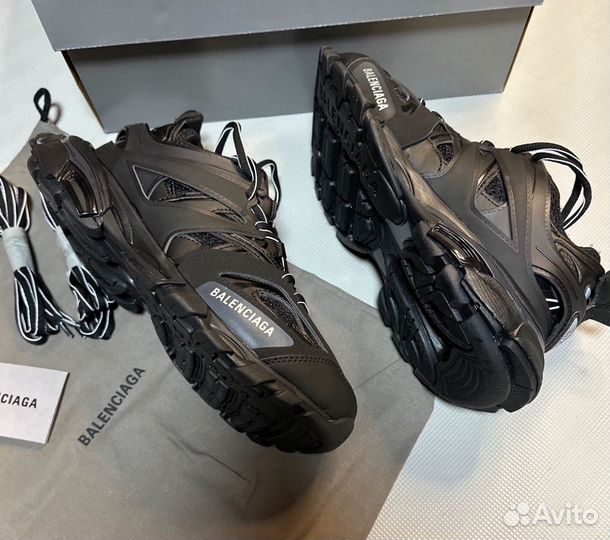 Balenciaga track 1 black