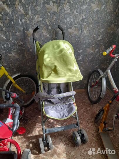 Прогулочная коляска трость