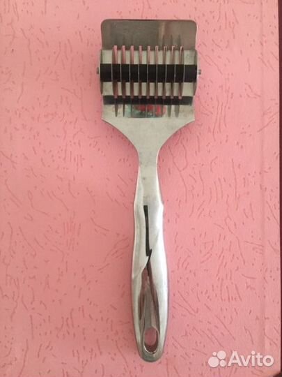 Роликовый нож для резки теста