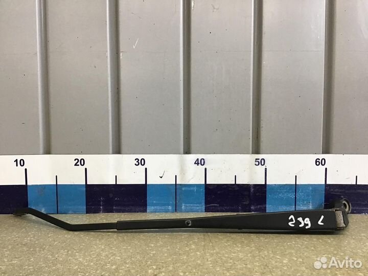 Поводок стеклоочистителя передний левый Lifan Sola