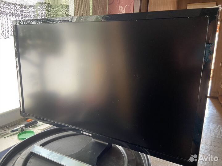 Монитор samsung u28e590d