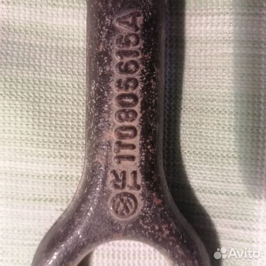 Буксировочный крюк Шкода Октавия