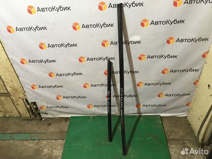 Уплотнитель стекла двери передний правый Citroen