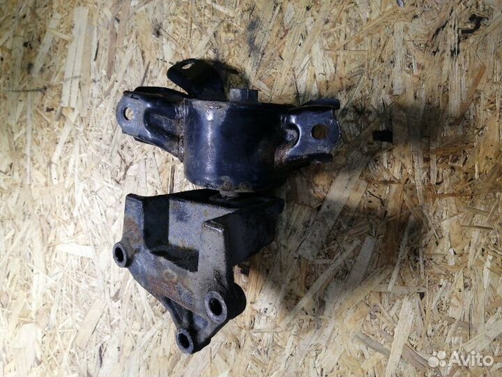 Кронштейн двигателя левый Hyundai Solaris седан