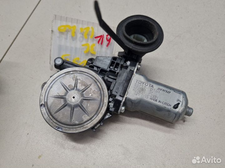 Моторчик стеклоподъёмника передний правый Toyota Corolla E15 2006-2013