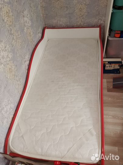 Детская кровать машина бу с матрасом