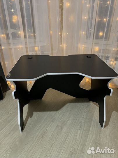 Компьютерный стол игровой