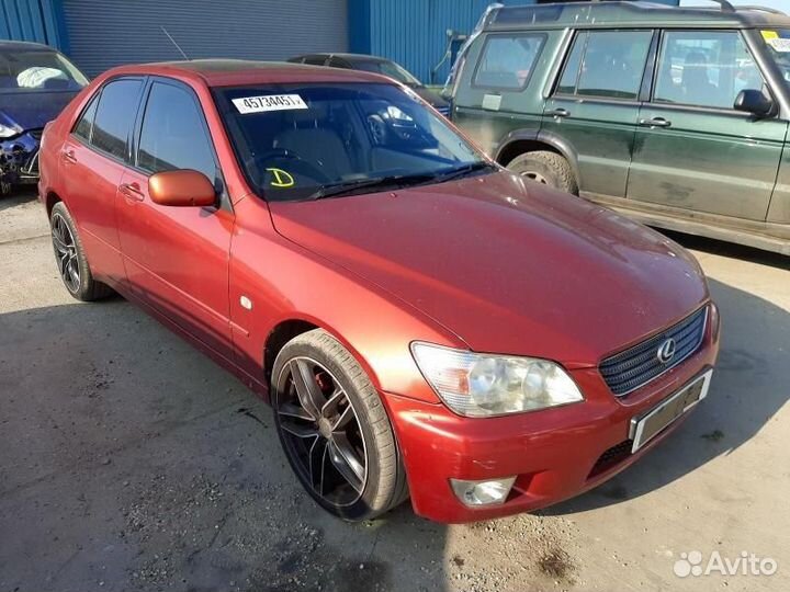 Капот Lexus IS 200/Toyota altezza 2001