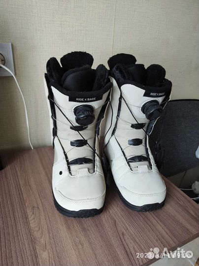 Сноубордические ботинки женские 36
