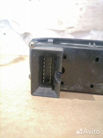 Блок управления стеклоподьемниками Mitsubishi Paje